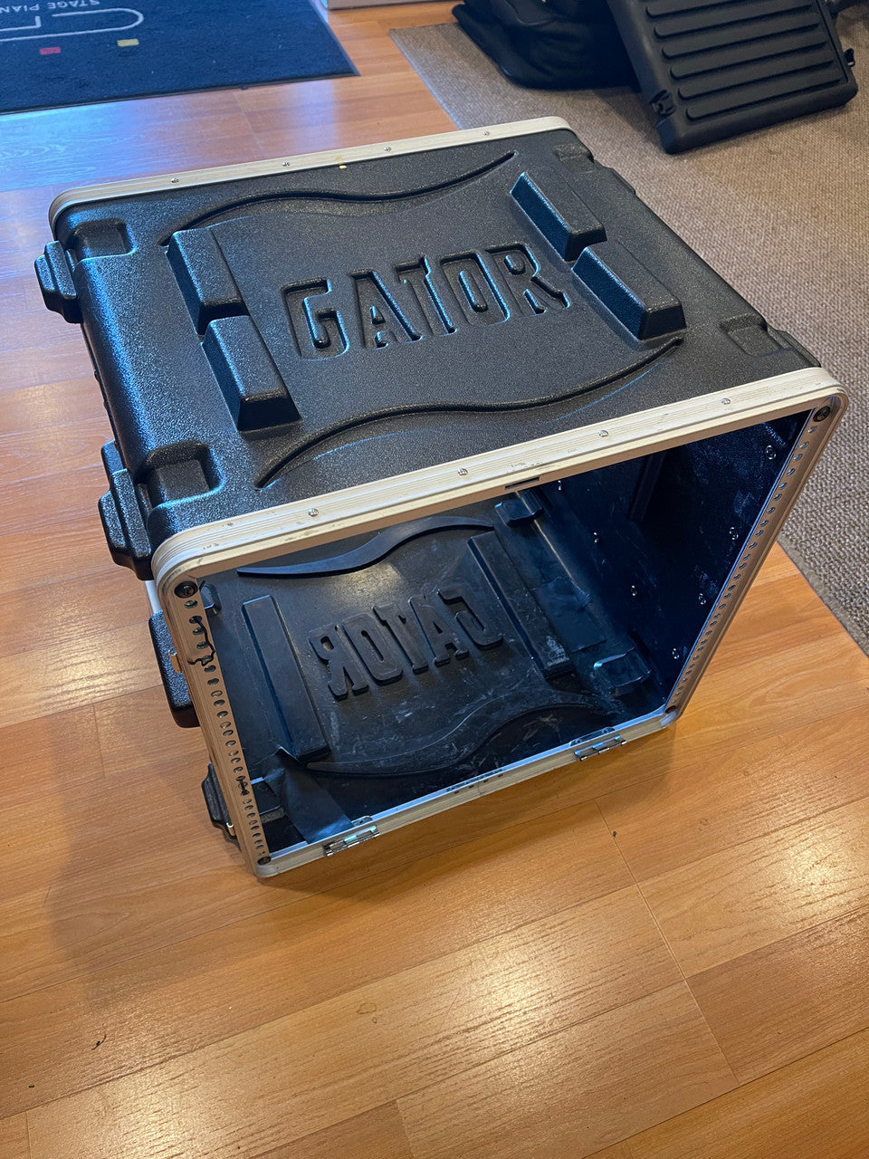 Gator GR-10L Standard Locking Rack Case
