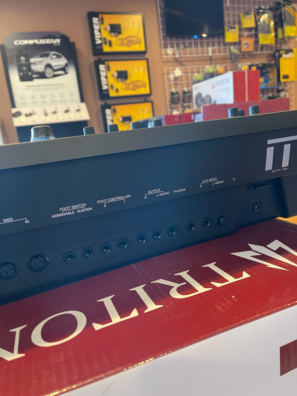Yamaha MODX8 88 weighted key synthesizer Used Full warranty