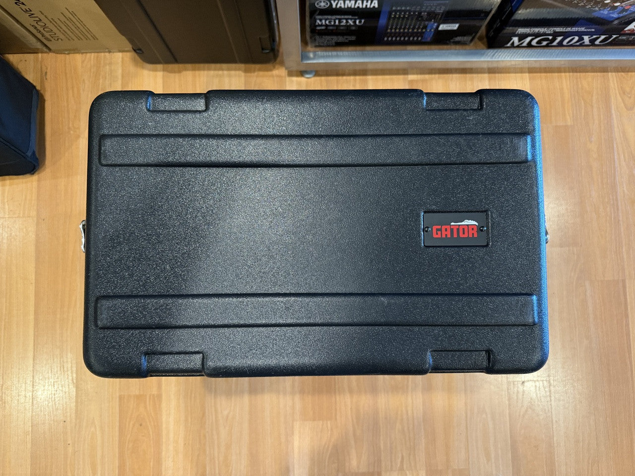 Gator GR-6L 6 space Rack Case used