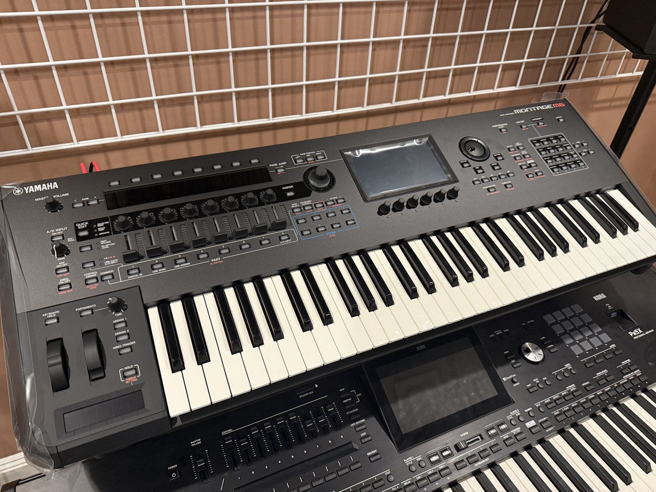 Yamaha Montage M6 2nd Gen 61-key flagship Synthesizer B-stock