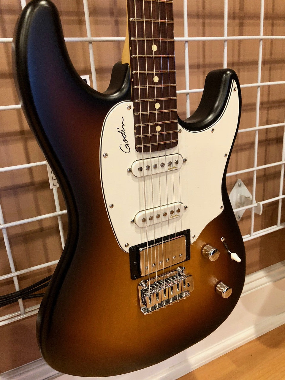Godin Session Vintage Burst SG RN electric guitar with bag 033928