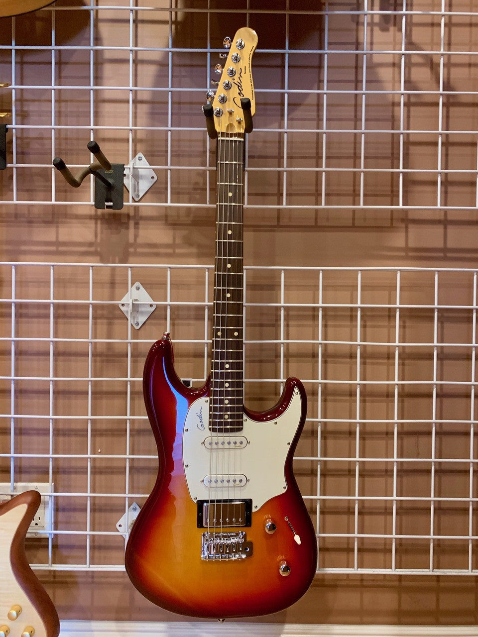 Godin Session Cherry Burst Electric Guitar HG RN with Bag