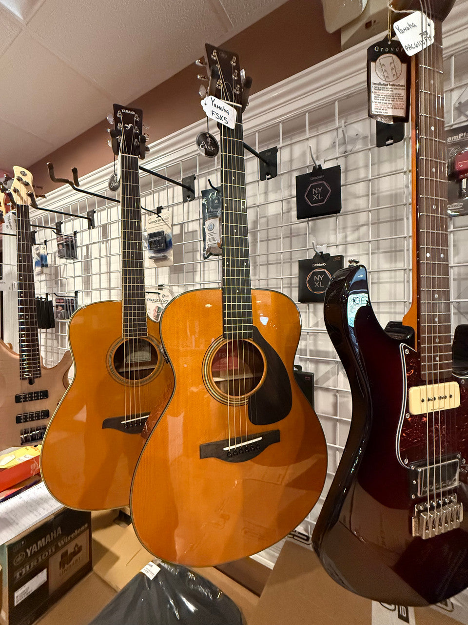 Yamaha FSX5 Red Label GL Acoustic Electric Guitar with Hardshell Case Natural open box