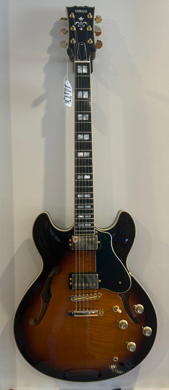 Yamaha SA2200 Brown Sunburst Semi-Hollow Double-Cutaway Electric Guitar open box