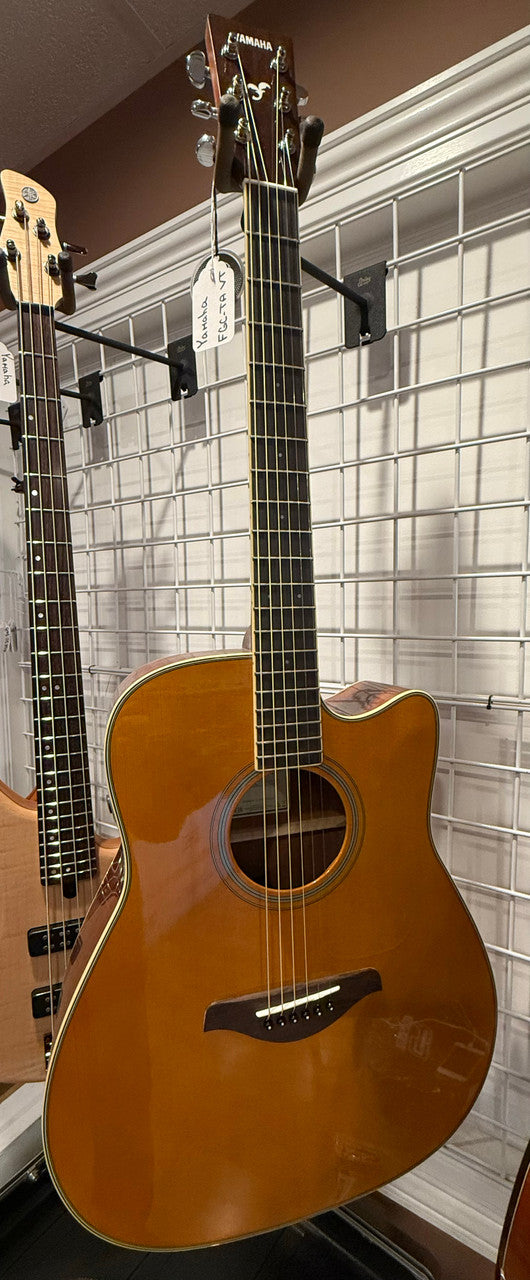 Yamaha FGC-TA VT TransAcoustic Dreadnought Acoustic Guitar Vintage Tint Display