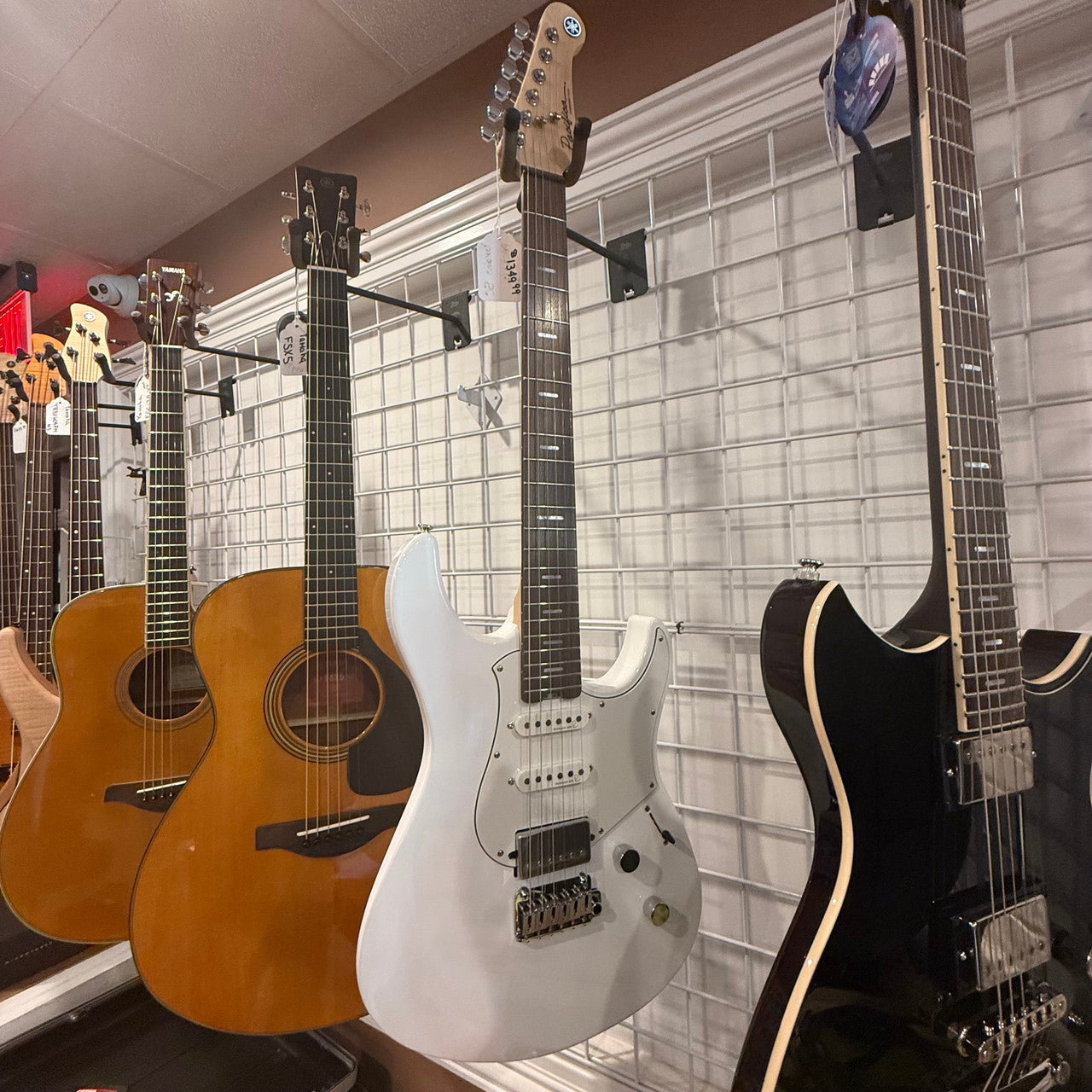 Yamaha PACS+12 Pacifica Standard Plus HSS Guitar Rosewood Fretboard Shell White open box