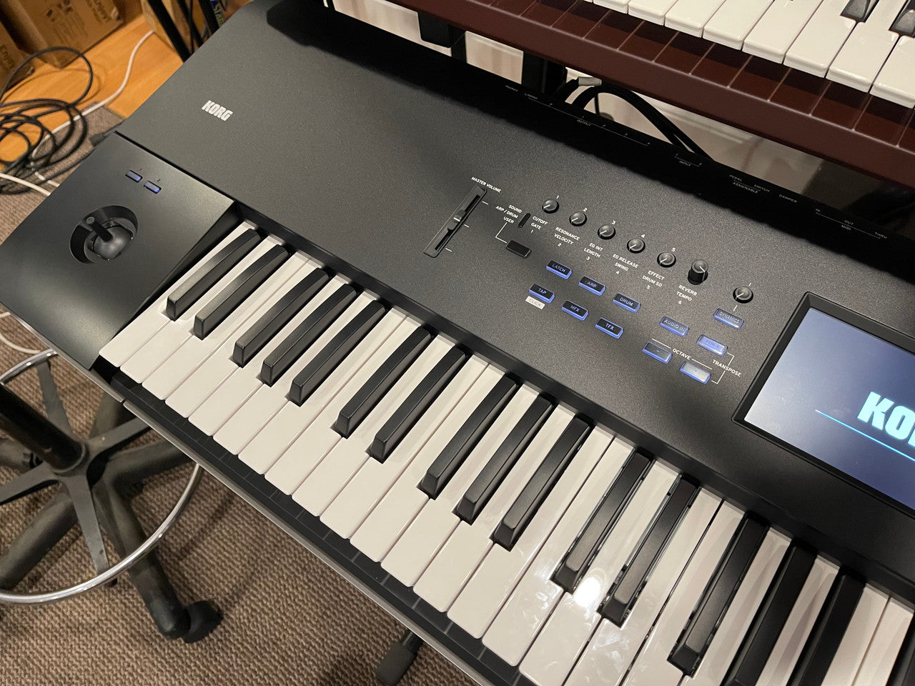 Korg Nautilus 73 73-key Synthesizer Workstation keyboard open box demo