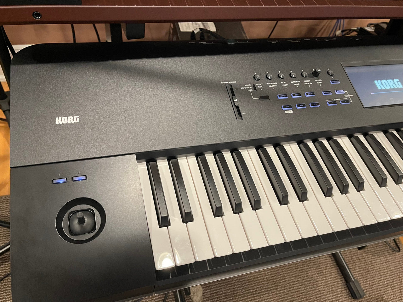 Korg Nautilus 73 73-key Synthesizer Workstation keyboard open box demo
