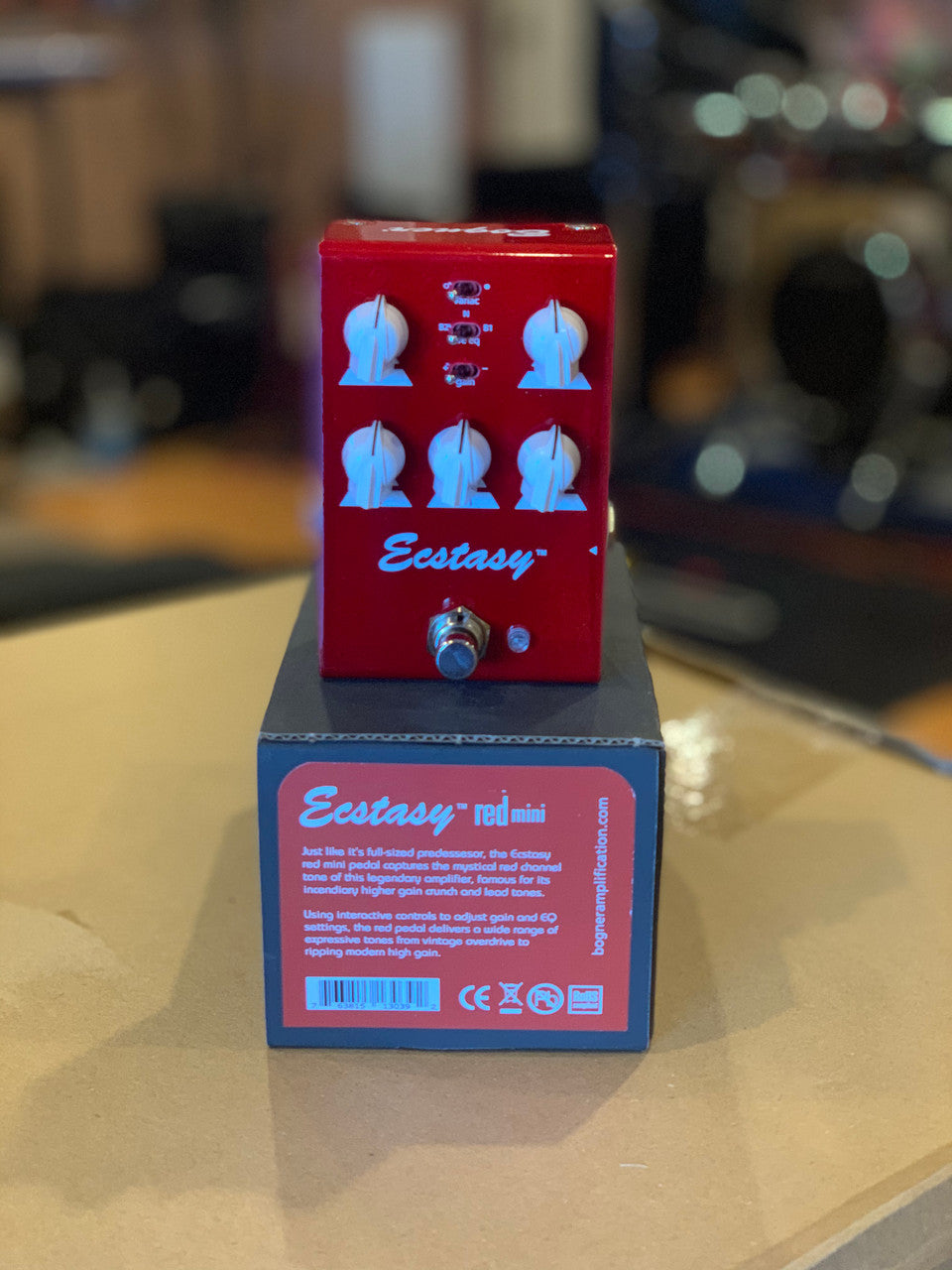 Bogner Ecstasy Red Mini guitar effects pedal demo display – AudioProCT