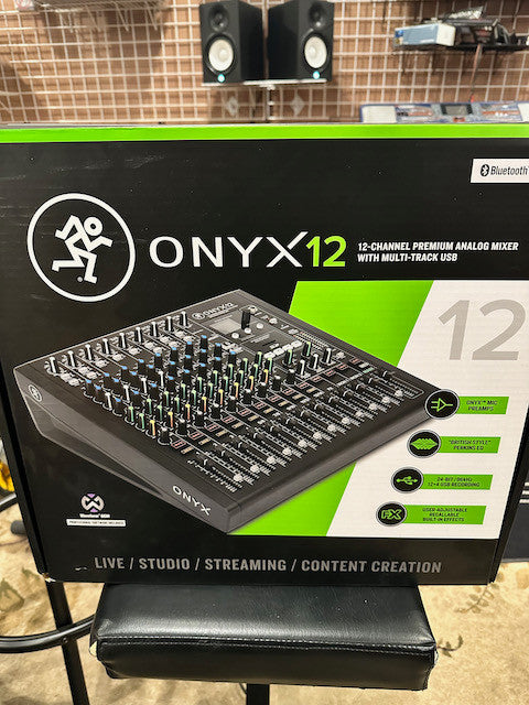 Mackie Onyx12 12-channel Analog Mixer with Multi-Track USB demo