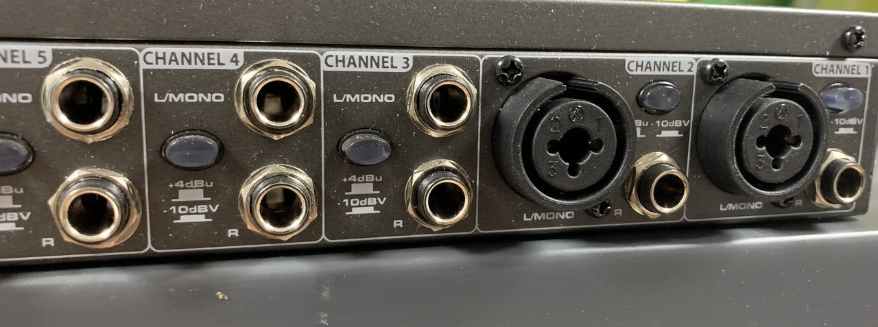 Samson SM10 10 channel rack mount line mixer
