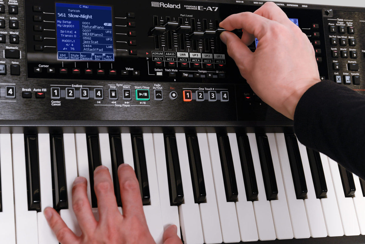 Roland E-A7 Expandable Arranger workstation keyboard B-Stock