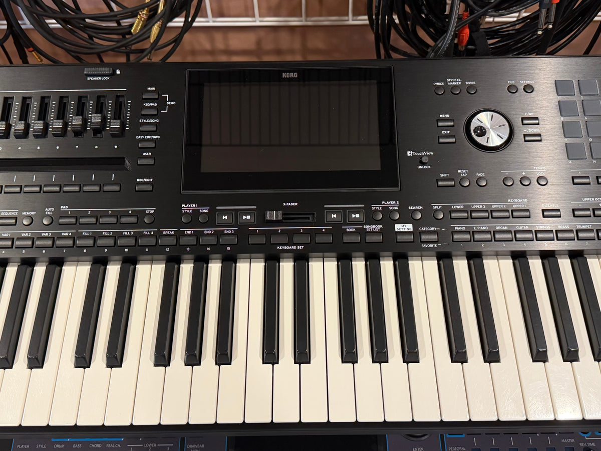 Korg PA5X 61 Key arranger workstation keyboard B-stock Full warranty