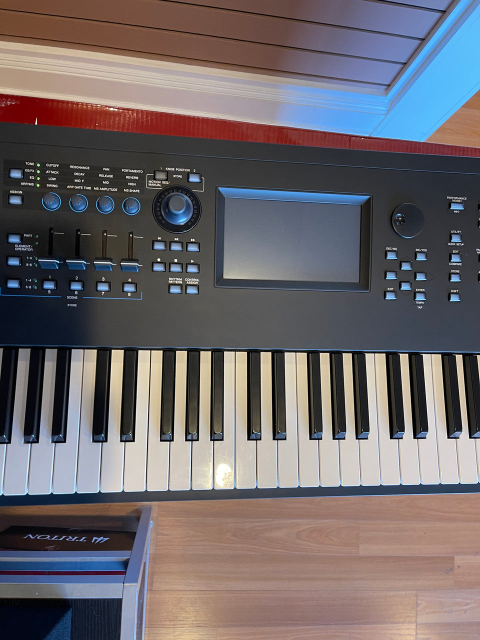Yamaha MODX8 88 weighted key synthesizer Used Full warranty