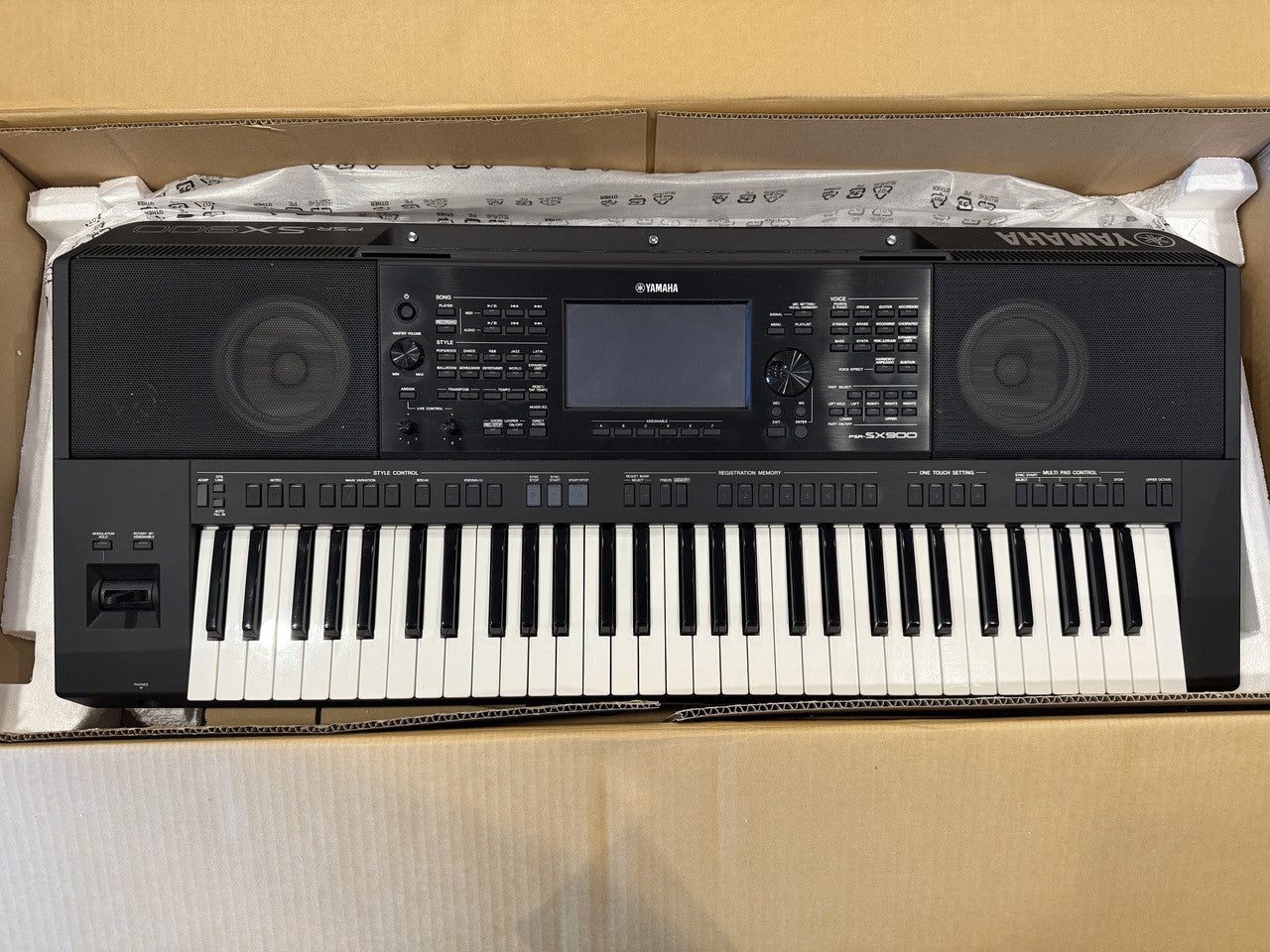 Yamaha PSR-SX900 61 key keyboard arranger used
