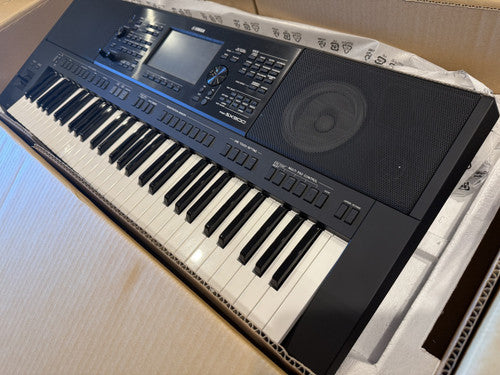 Yamaha PSR-SX900 61 key keyboard arranger used