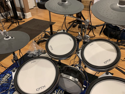 Yamaha DTX760HWK Electronic Drum Set store display