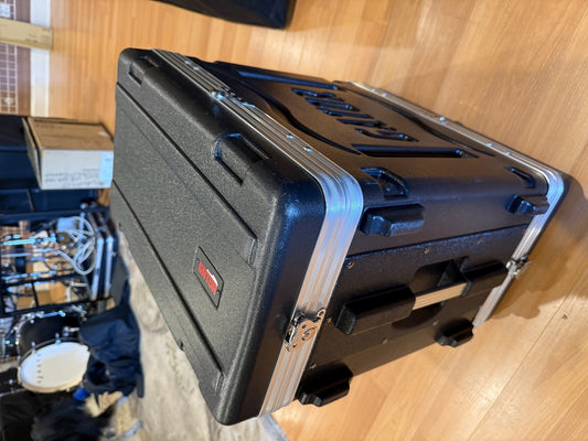 Gator GR-6L 6 space Rack Case used