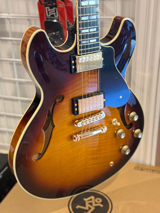 Yamaha SA2200 Brown Sunburst Semi-Hollow Double-Cutaway Electric Guitar open box