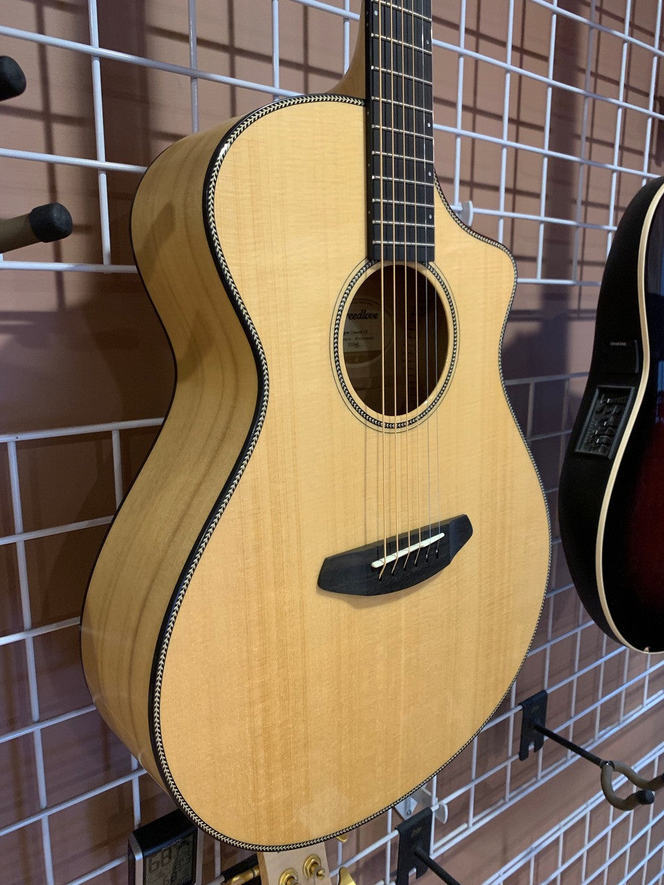 Breedlove Oregon Concert CE Sitka Spruce Myrtlewood Acoustic Electric Guitar with Case