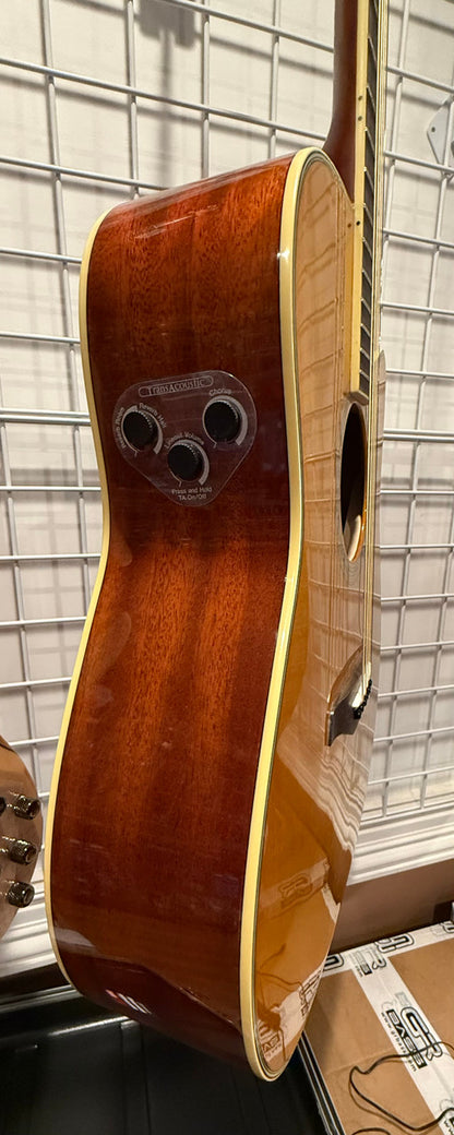Yamaha FGC-TA VT TransAcoustic Dreadnought Acoustic Guitar Vintage Tint Display