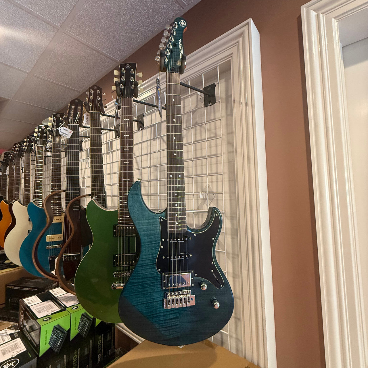 Yamaha PAC612VIIFM Pacifica Indigo Blue electric guitar open box