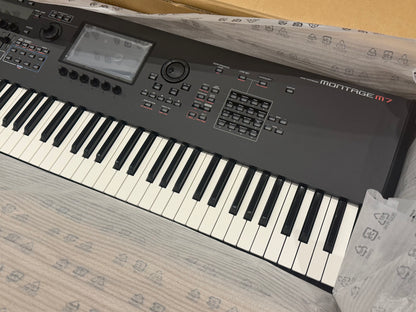 Yamaha Montage M7 2nd Gen 76-key flagship Synthesizer B/C-stock