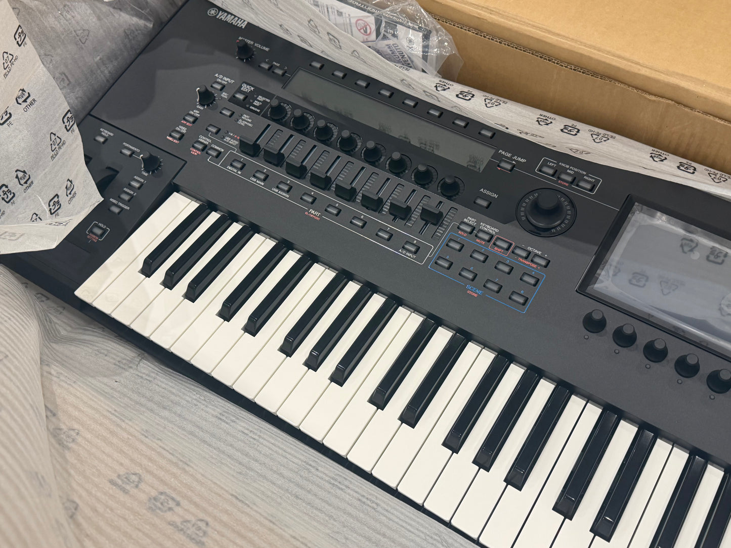 Yamaha Montage M7 2nd Gen 76-key flagship Synthesizer B/C-stock