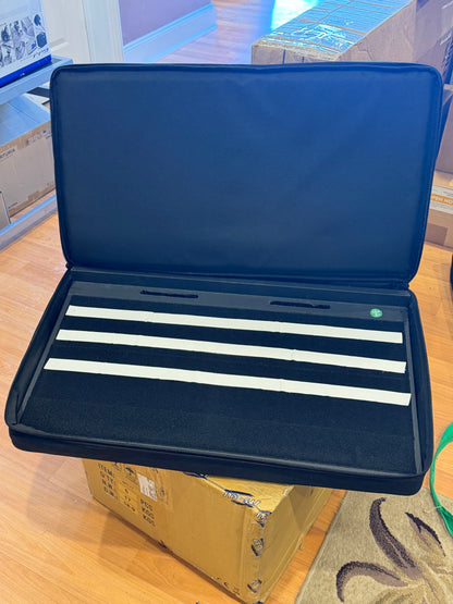 Gator Pro Size Pedalboard - 30x16-inch Wood Pedalboard open box