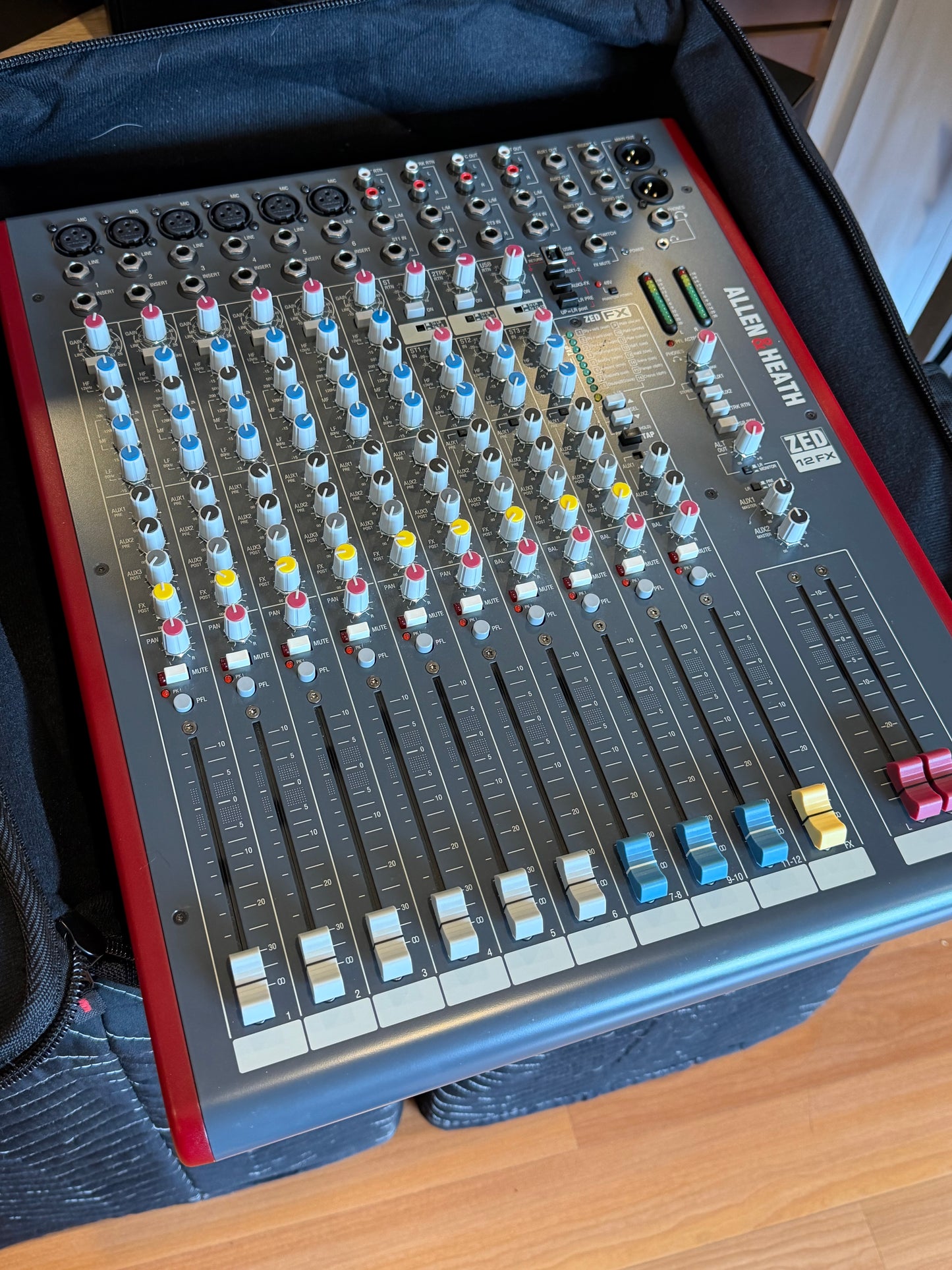Allen & Heath Zed-12FX mixer with Gator Bag Bundle used