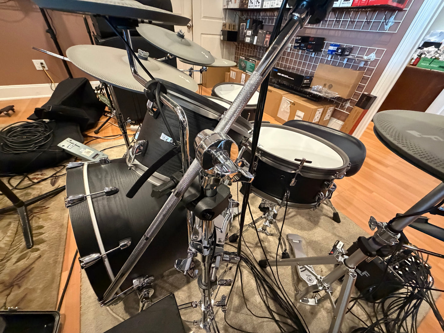 EFnote 703x Pro electronic drum set store display
