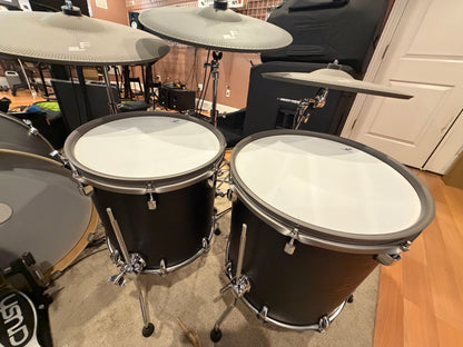 EFnote 703x Pro electronic drum set store display