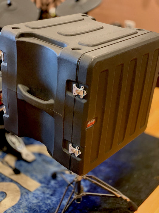 Gator 10U space 19″ Deep Molded Audio Rack G-PRO-10U-19 used