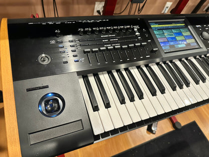 Korg Kronos 2 61 key Sampling workstation synthesizer