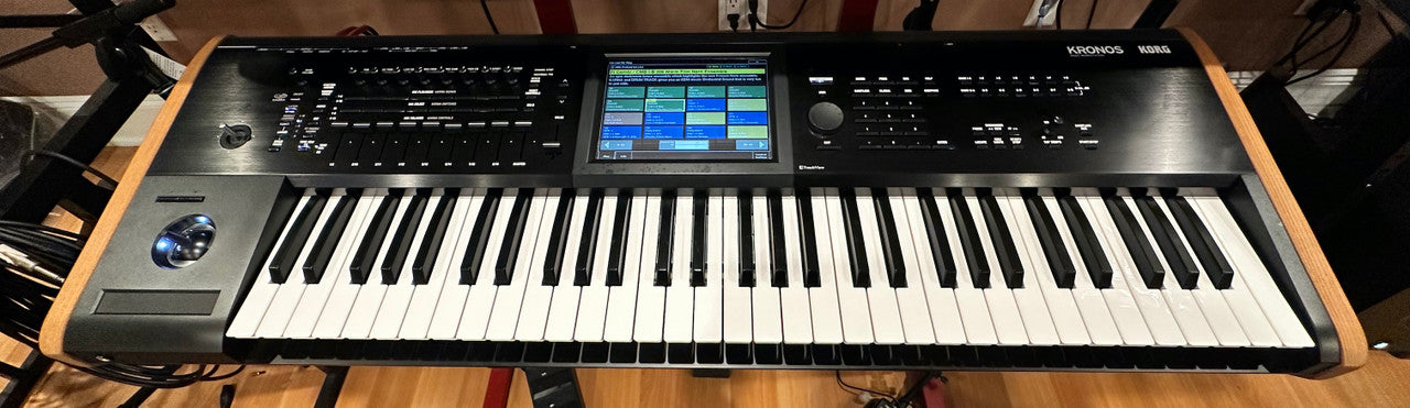 Korg Kronos 2 61 key Sampling workstation synthesizer