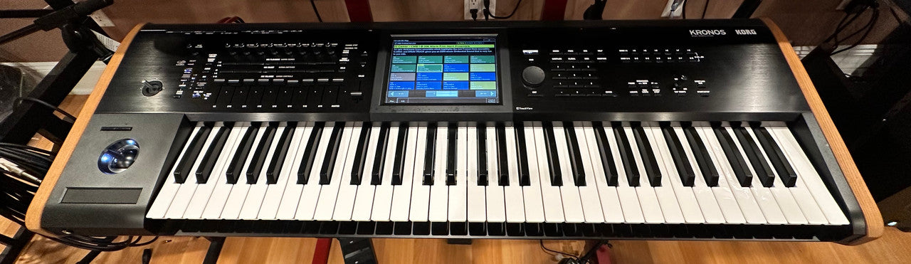 Korg Kronos 2 61 key Sampling workstation synthesizer