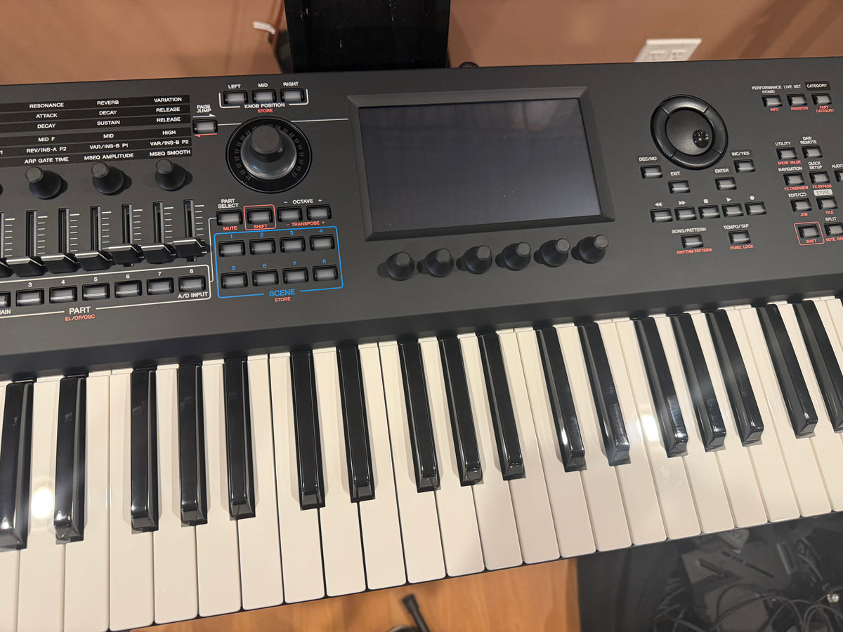 Yamaha MODX M6 61 key music synthesizer B-Stock
