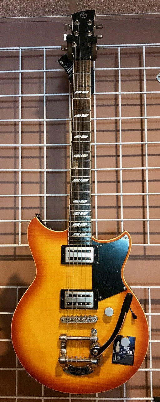 Yamaha Revstar RS-720B WLF Wall Fade Bigsby Electric Guitar bag