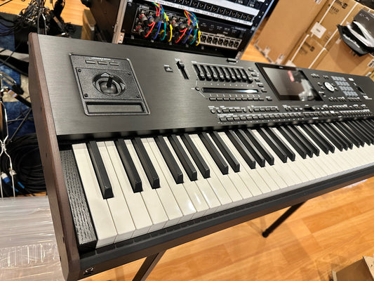 Korg PA5X 88 Key arranger workstation keyboard B-stock