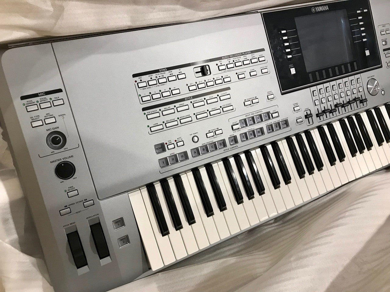 Yamaha Tyros 5 76 key arranger workstation