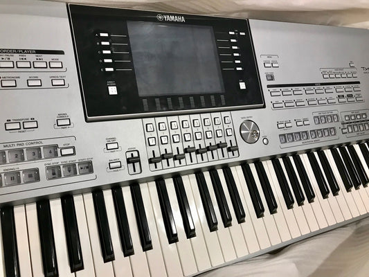 Yamaha Tyros 5 76 key arranger workstation