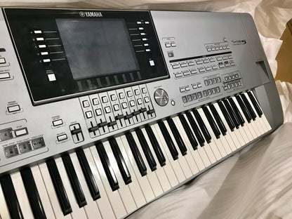 Yamaha Tyros 5 76 key arranger workstation