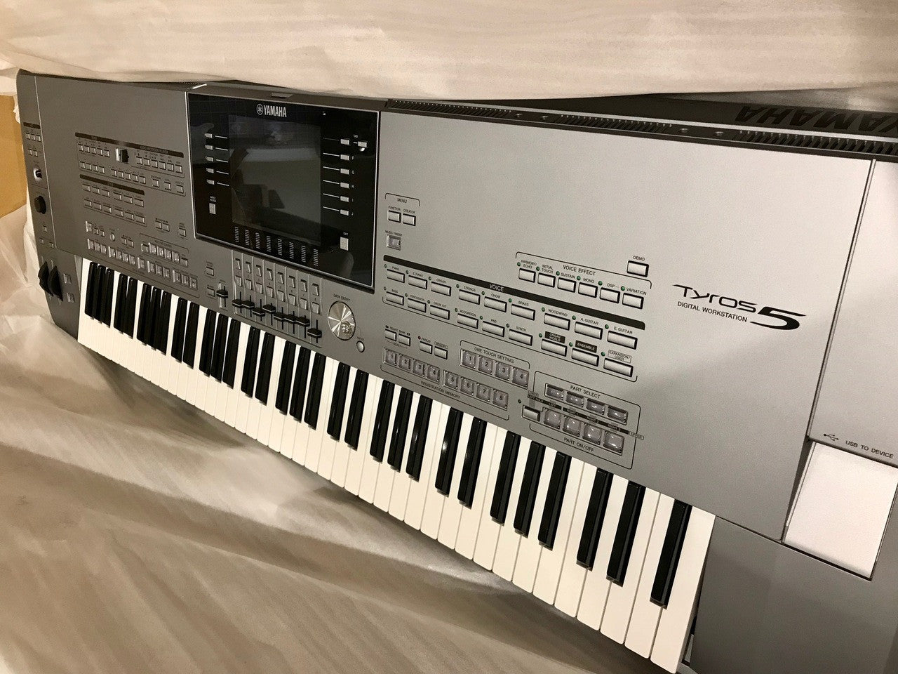 Yamaha Tyros 5 76 key arranger workstation