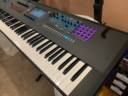 Roland FANTOM 7 Music Workstation Keyboard demo display