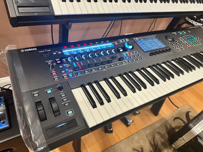 Yamaha Montage M7 2nd Gen 76-key flagship Synthesizer B-stock
