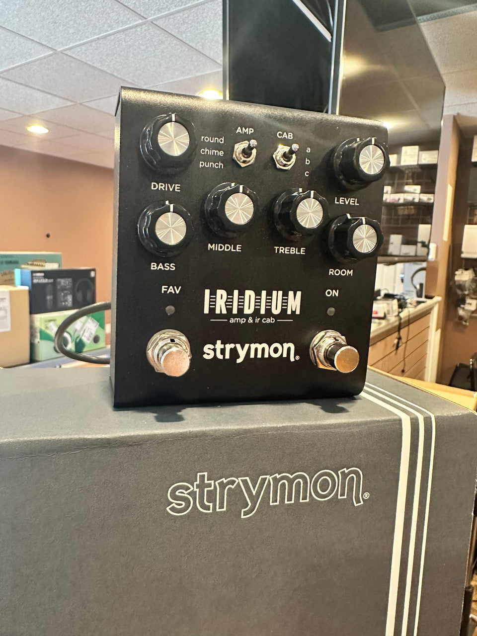 Strymon Iridium Amp and IR Cab Pedal open box display