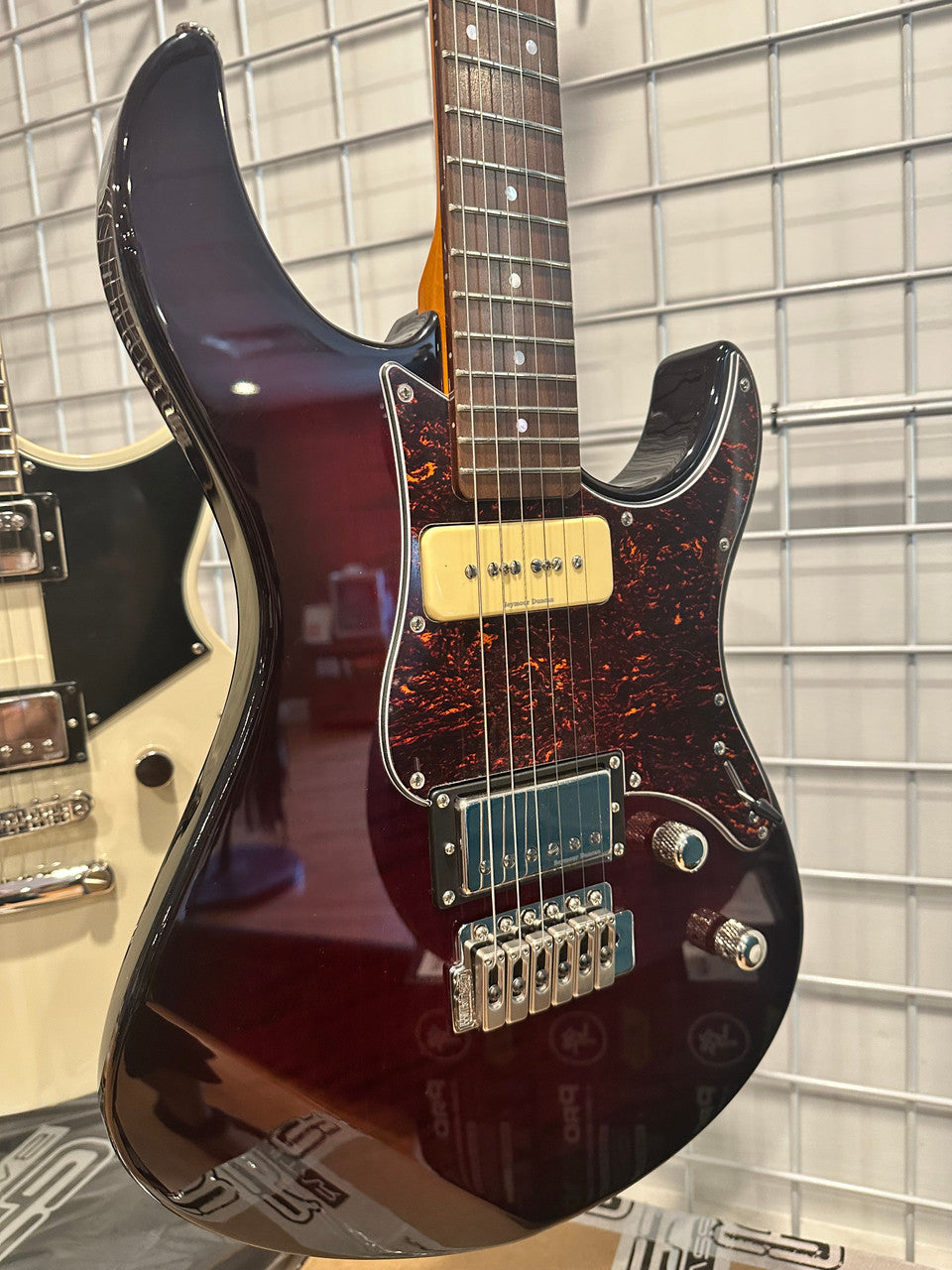 Yamaha Pacifica PAC611VFM DRB electric guitar display