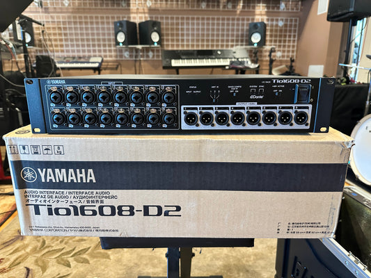 Yamaha Tio-1608 D2 store display