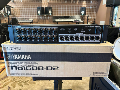 Yamaha Tio-1608 D2 store display