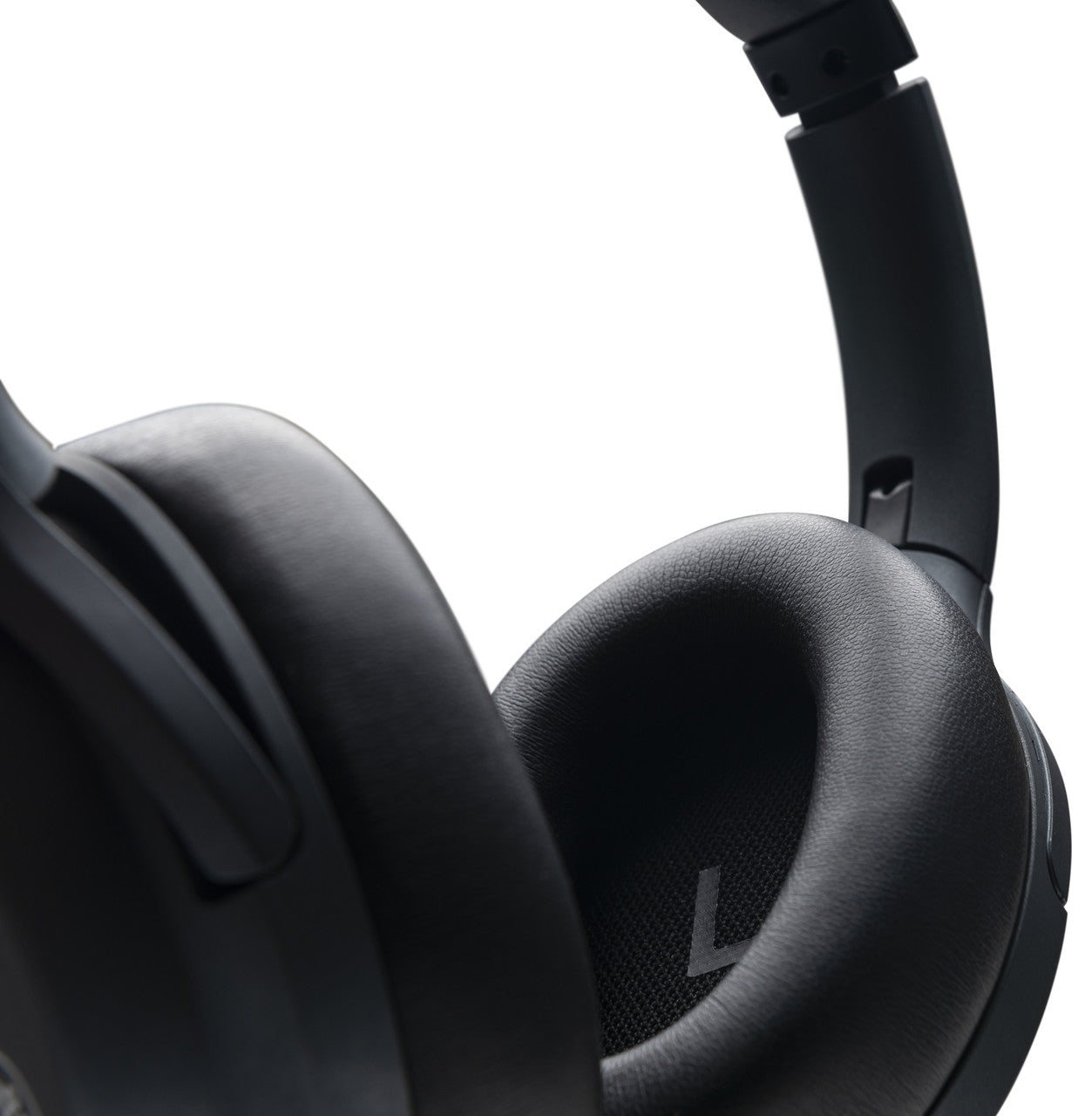 Mackie MC-60BT Wireless Noise-canceling Headphones with Bluetooth